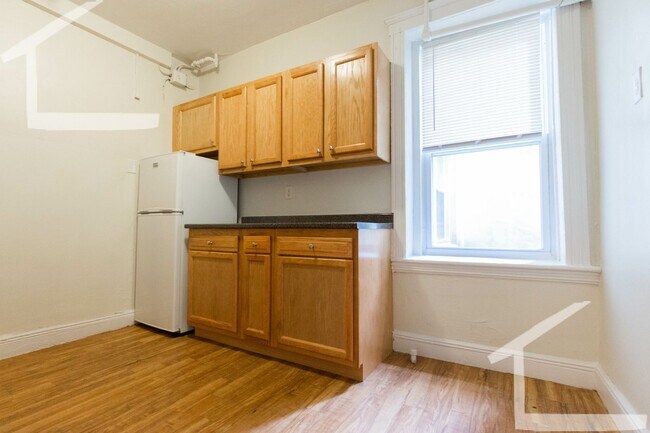Photo - Avl NOW - No Fee! Split-style 3BR near Cleveland Circle! Apartment