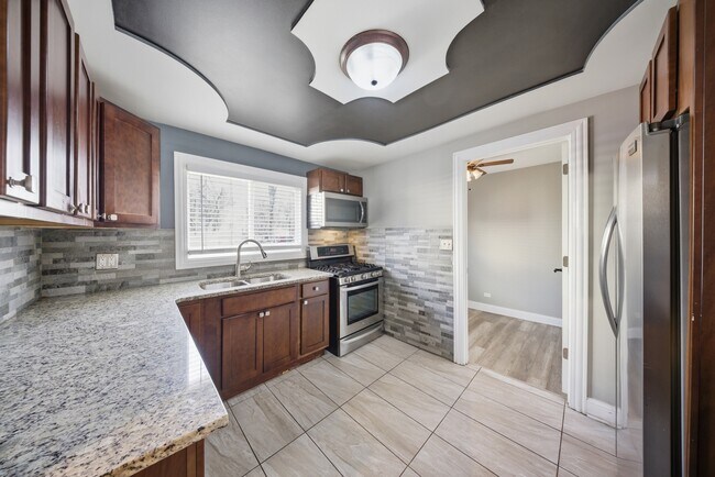 Foto del edificio - 810 Superior St