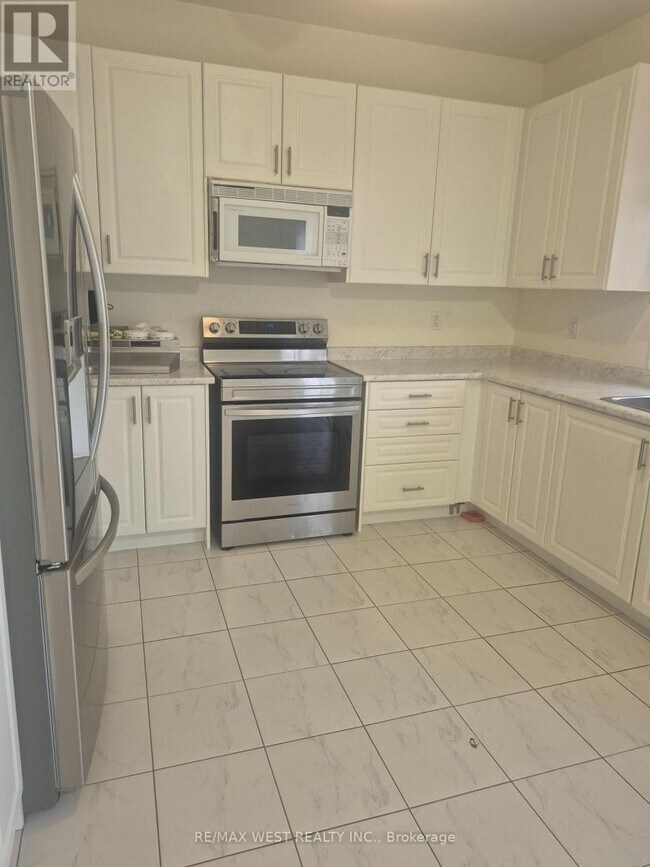 Building Photo - 1472 Marina Dr