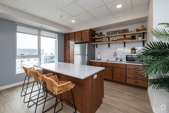 Interior Photo - Vanne