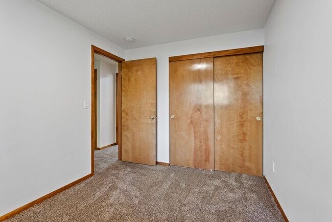 Foto del edificio - Large 2 bed 1.5bath townhouse! Available Soon!