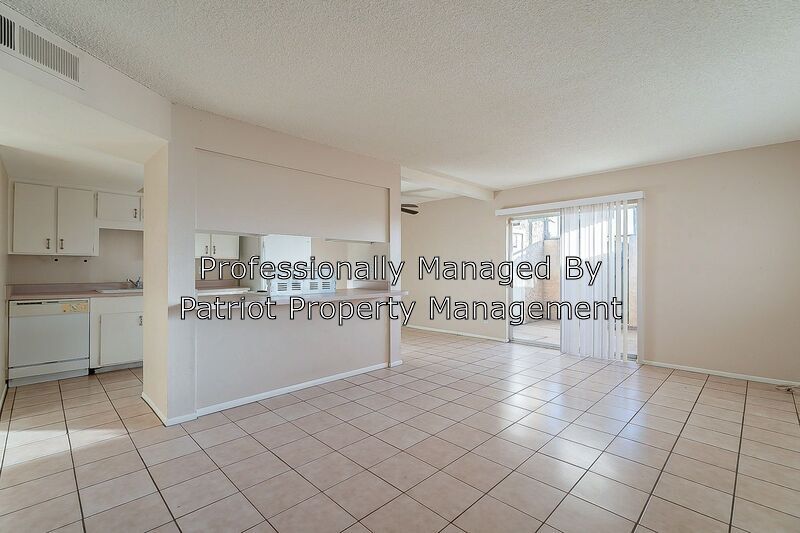 Primary Photo - 1500 W Rio Salado Pkwy