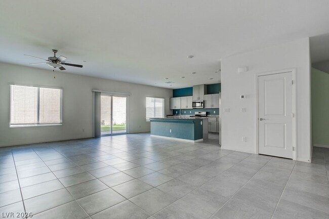 Building Photo - 10944 Meridian Flds Ave