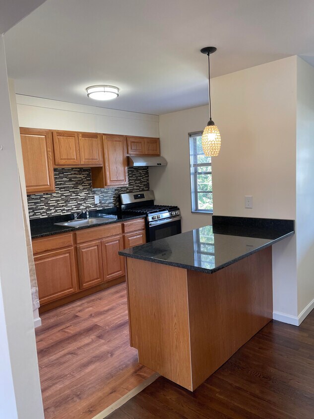 Foto principal - 11 Fairview Dr
