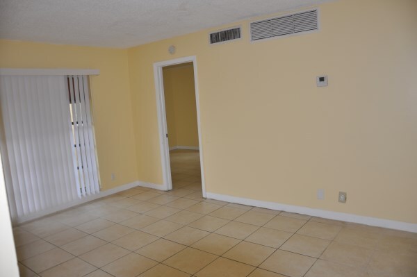 Foto del edificio - 4471 Treehouse Ln