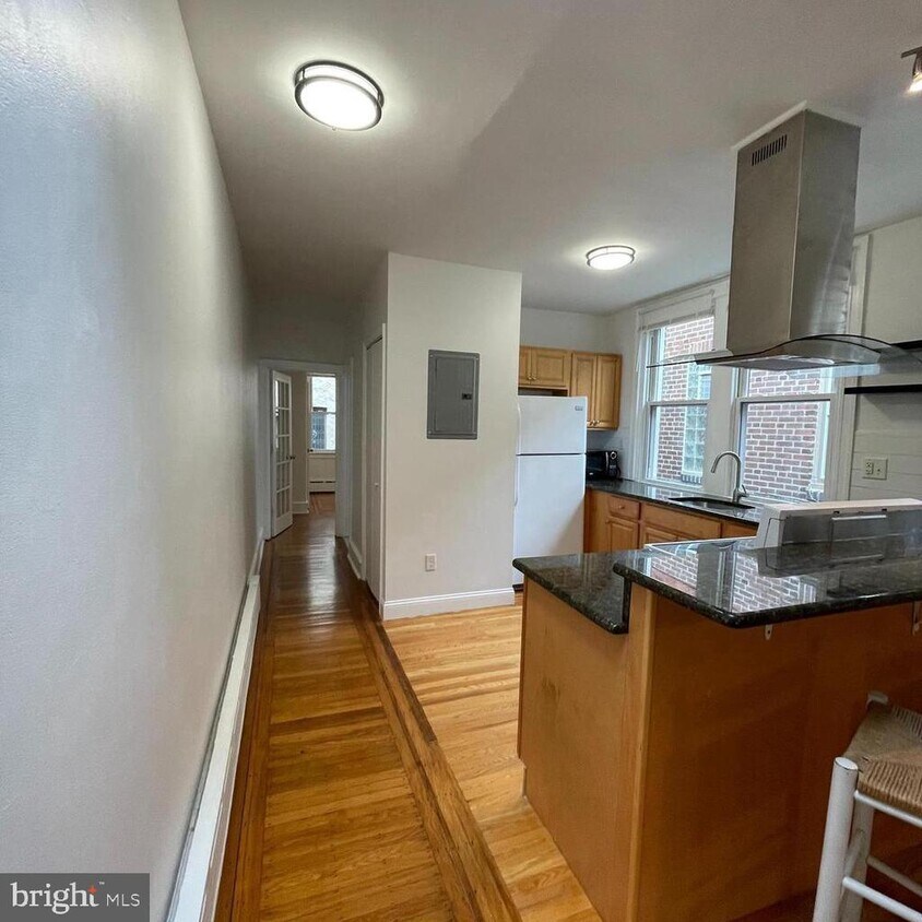 Foto principal - 641 Bainbridge St