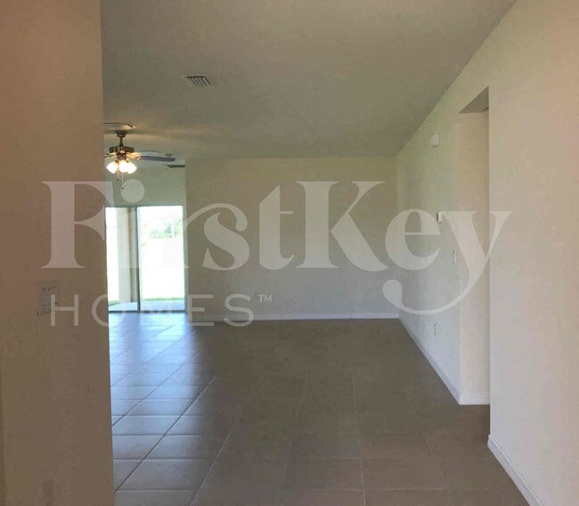 Foto del edificio - 625 SW 25th Terrace