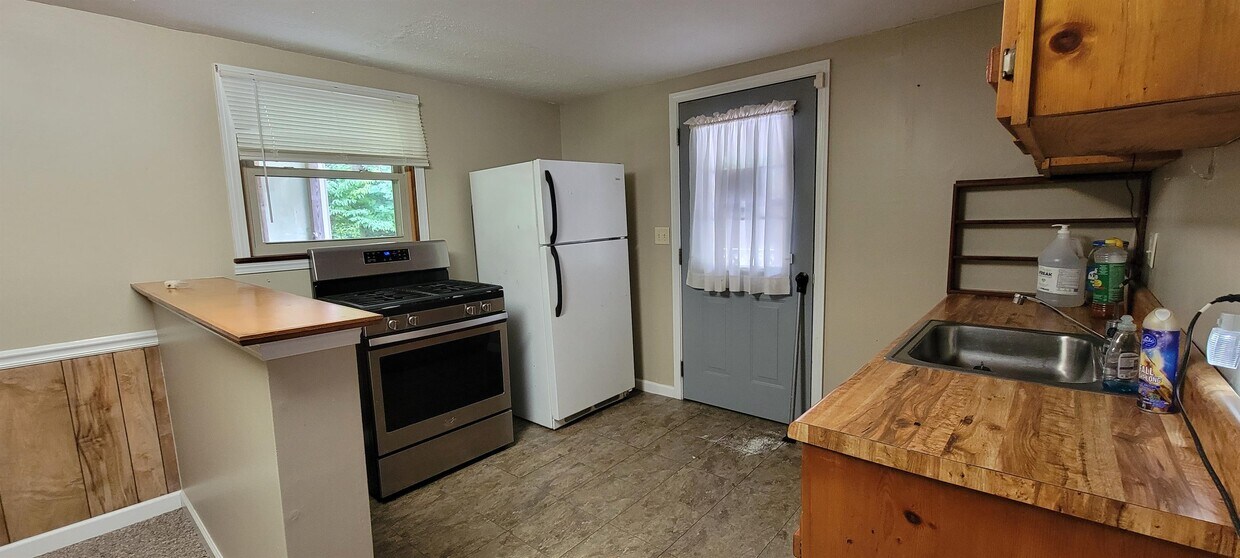 Primary Photo - 50 Dillingham Rd