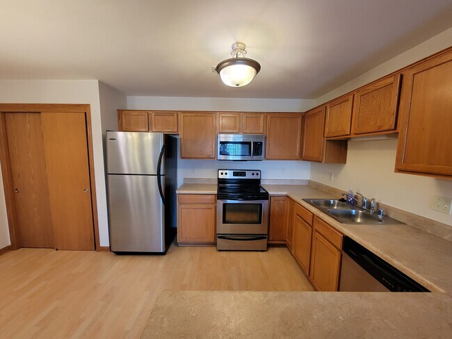 Kitchen - 423 Betzer Rd