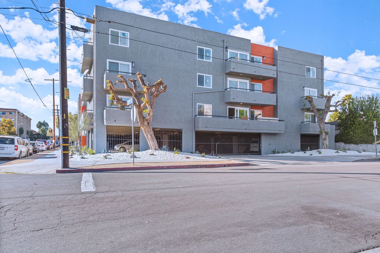 Building Photo - Darby Apartments|| 6 Month Leases Available**