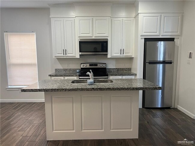 Building Photo - 18 W Chavez St