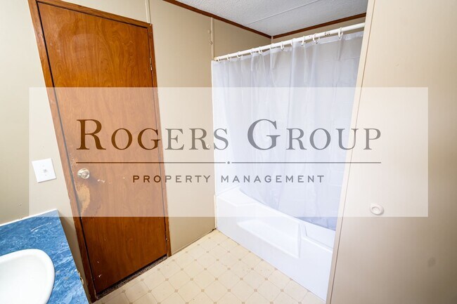 Foto del edificio - 8188 Charlie Stovall Rd