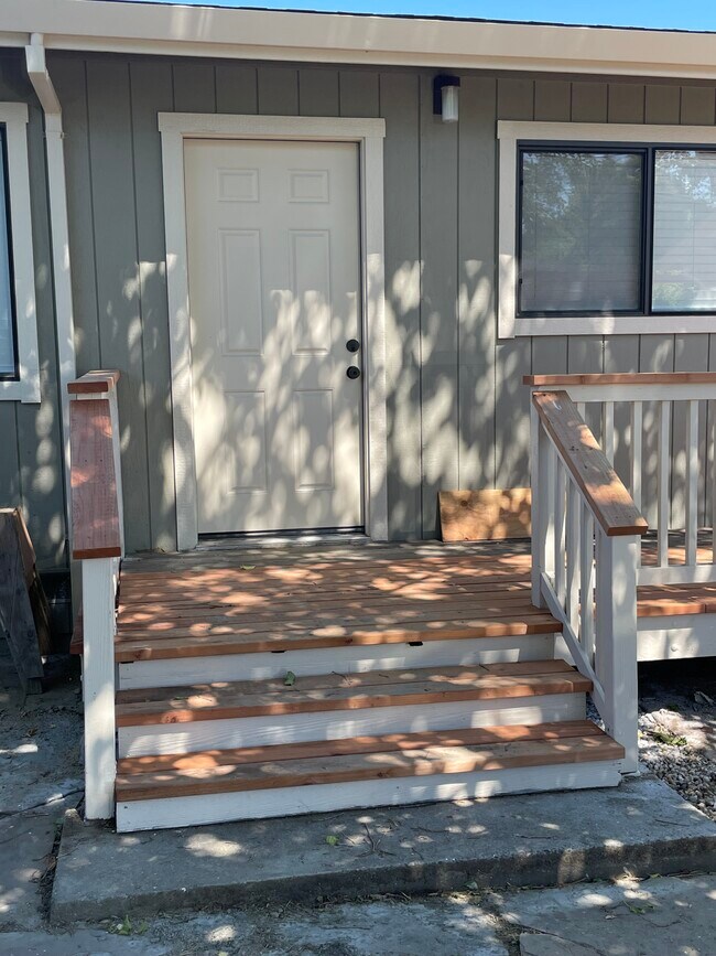 Building Photo - 18021 Mulberry Ave