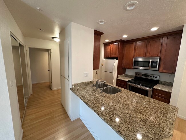 Foto del edificio - 1 Bed 1 Bath Condo In Walnut Creek