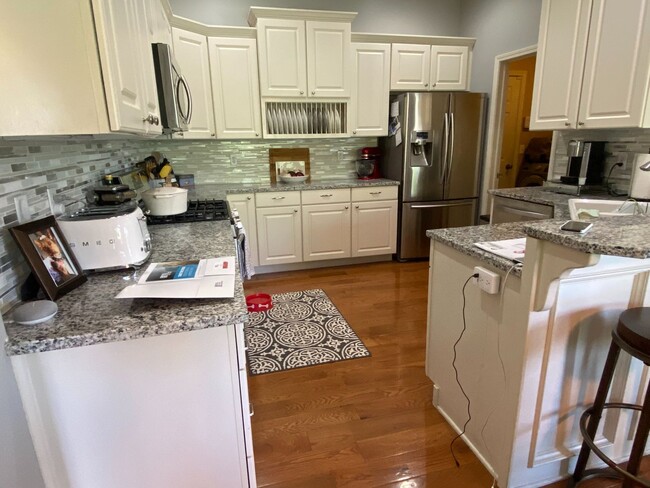 Foto del edificio - 840 N Bedford Ct