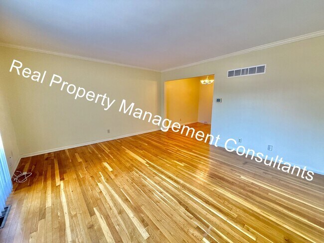 Foto del edificio - Move In Special on 1 Bedroom in Westport Edge