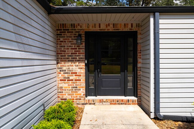 Foto del edificio - 3443 Heather Ln