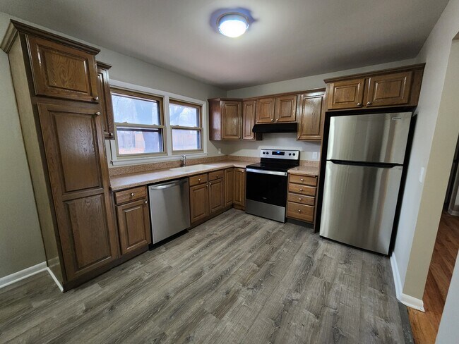Building Photo - 700 N 68th St
