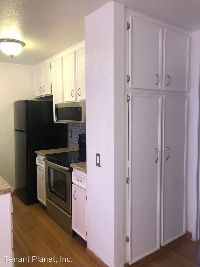 Building Photo - 1 br, 1 bath House - 3783 Swift Ave #3