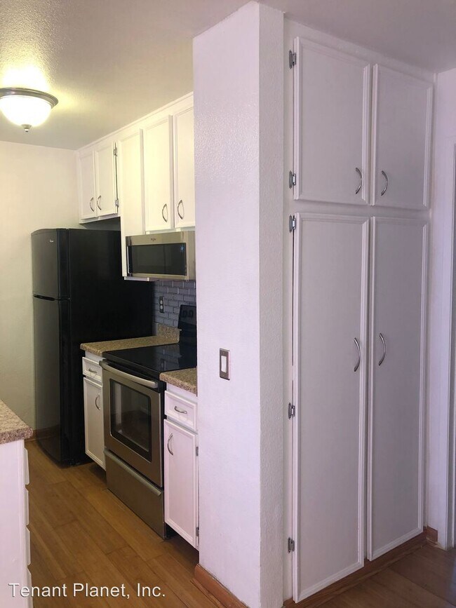 Foto del edificio - 1 br, 1 bath House - 3783 Swift Ave #3