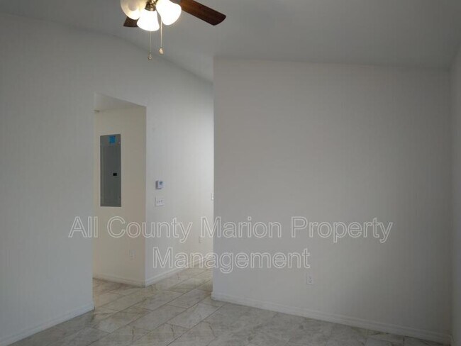 Foto del edificio - 8088 Juniper Rd