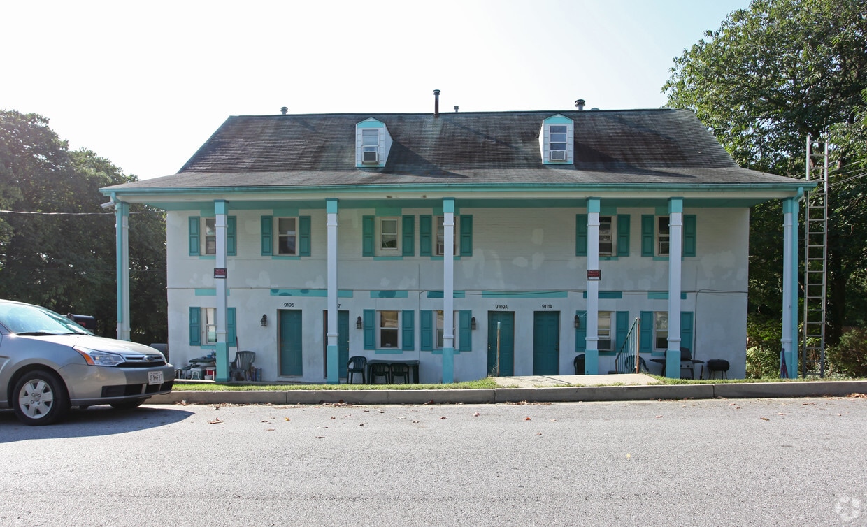 Building Photo - 9105-9113 Washington St