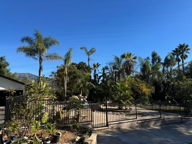 Foto del edificio - 9859 Foothill Blvd