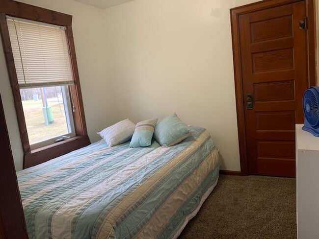 Foto del edificio - 3 Bedroom Lake Front Home