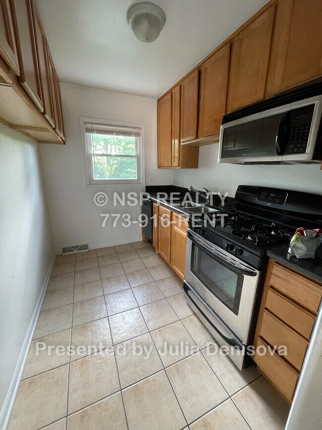 Foto del edificio - 1183 Deerfield Rd