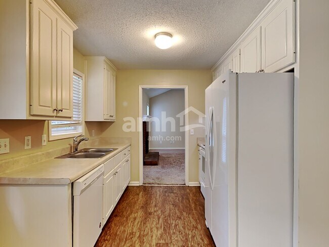 Foto del edificio - 2725 Freemans Walk Dr