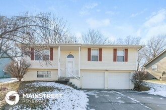 Building Photo - 1463 NW Foxboro Rd