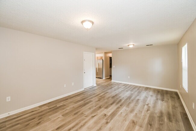 Foto del edificio - 8720 Hare Ave