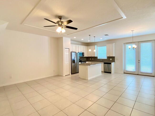 Building Photo - 3BD/2.5BA Town Home in Goldenrod Reserve I...
