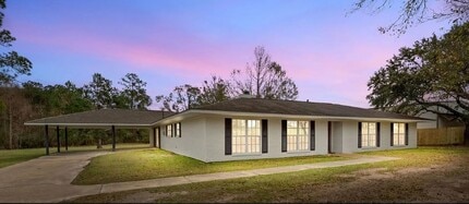 Building Photo - 1195 LA-27