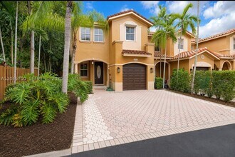 Building Photo - 8853 SW 108th Pl
