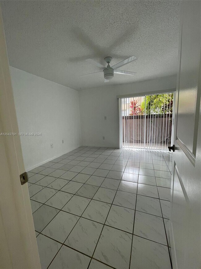 Foto del edificio - 10832 SW 88th St
