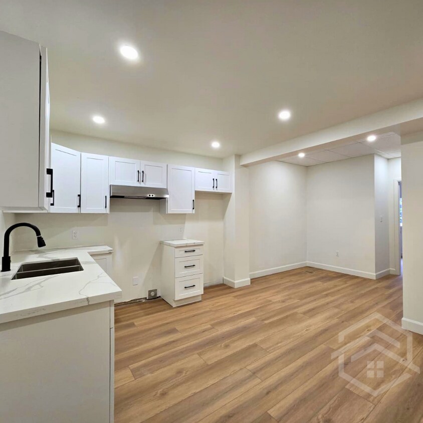 Photo du bâtiment - 1-Bedroom Available in Springfield!!