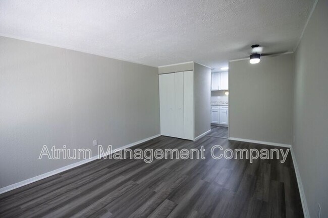 Foto del edificio - 1295 N Holland Pky