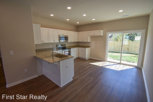 Foto del edificio - 3 br, 2 bath House - 201 Williams Ct