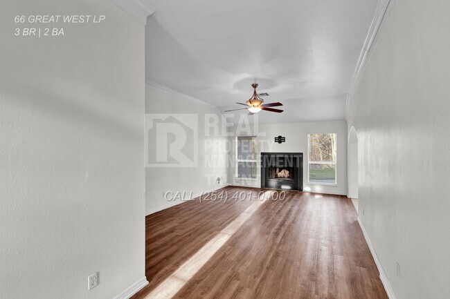 Building Photo - [LEASING SPECIAL] 3 Bedroom, 2 Bathroom Ho...