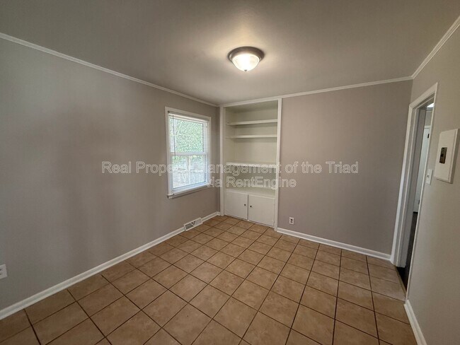 Foto del edificio - 2700 Brightwood Ct