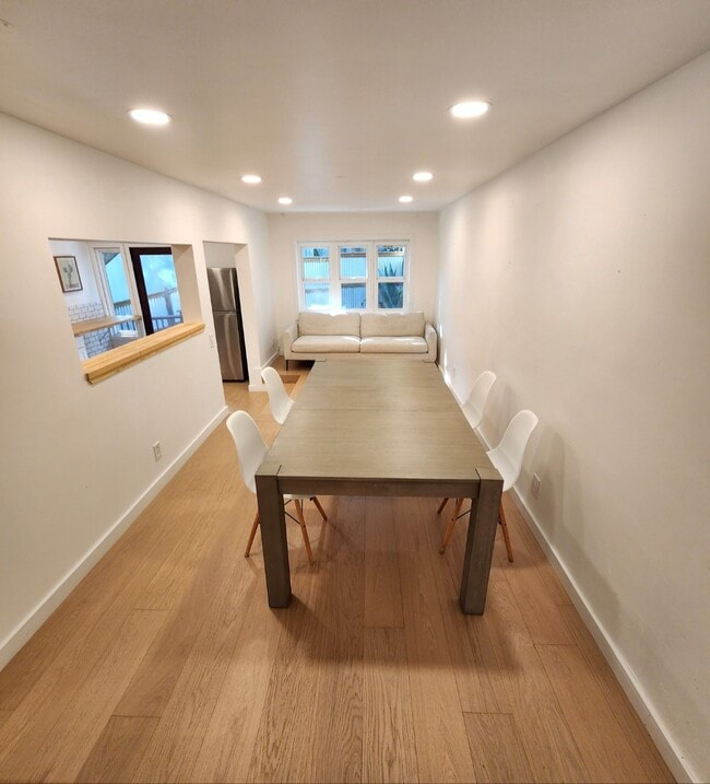 Building Photo - 380 Box Canyon Rd