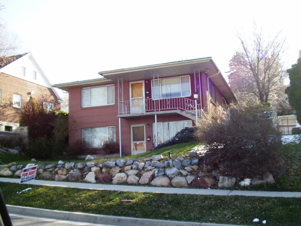 Primary Photo - 568 N Columbus St
