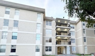 Building Photo - 1805 W 56th St