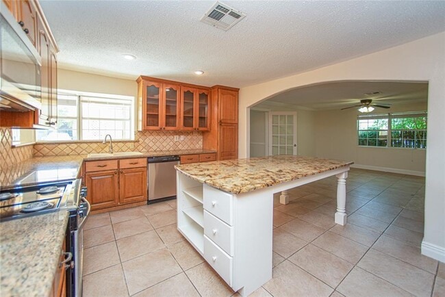 Foto del edificio - 6905 Palestine St