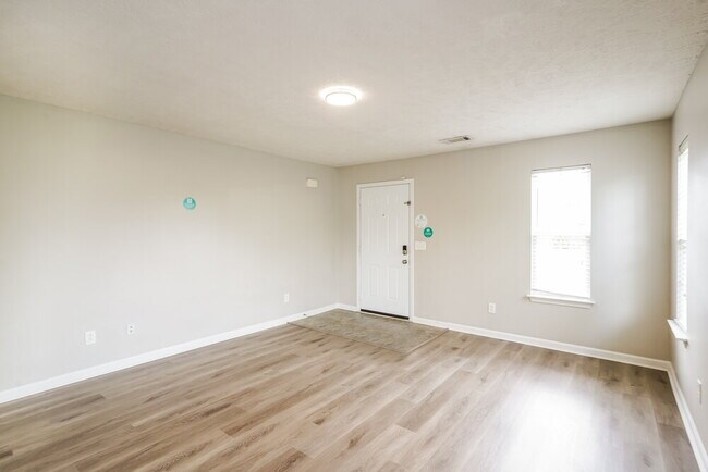 Building Photo - 1013 Tammy Sue Ln