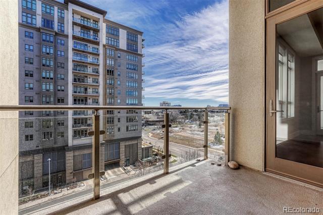 Foto del edificio - 5455 Landmark Pl