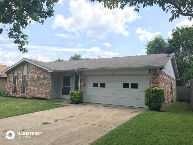 Building Photo - 1522 Roundrock Trail