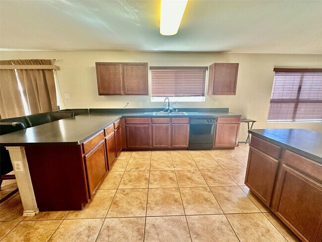 Foto del edificio - 4900 Meadow Trails Dr