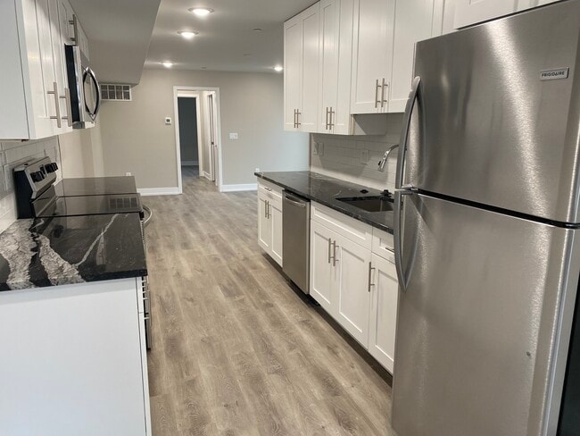Kitchen - 1716 Jackson St